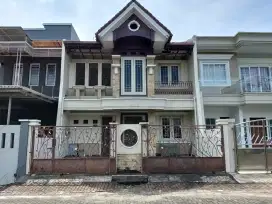 Rumah depan taman, 8x18 di Puri Garden