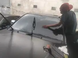 kaca film mobil dan jendela rumah atau gedung