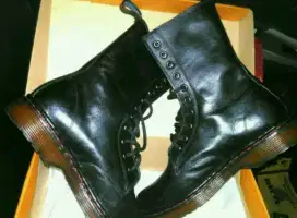 Sepatu docmart custom