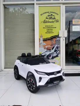 mobil mainan aki Toyota Fortuner BERGARANSI MESIN