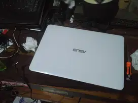 Di beli laptop kondisi apapun