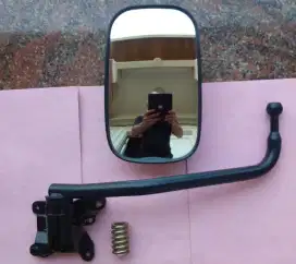 Kaca spion berikut gagang