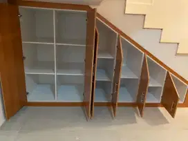 Kabinet bawah tangga,lemari bawah tangga,penyekat ruangan,interior rmh