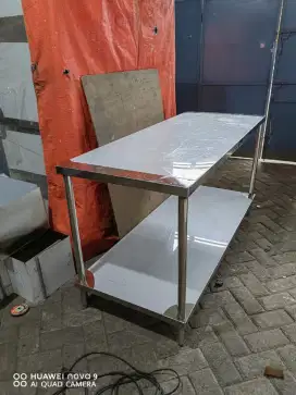 Meja dapur satinless