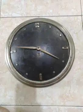 Jam dinding Antik