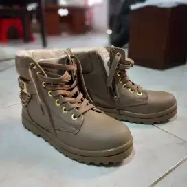 Sepatu Boots Wanita Handmade Asli Turkey Ukuran 38 / 25 cm Baru