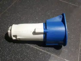 Legrand IP44 3-pin 32 A Mobile socket 58204 Female (A-867)