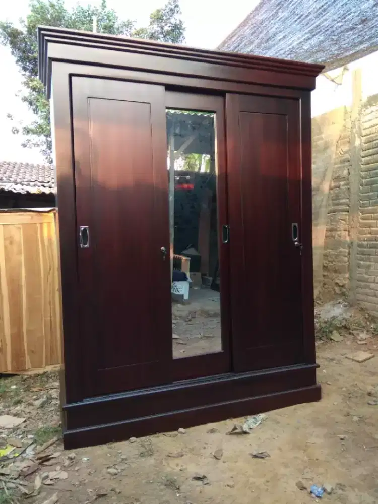 Lemari Sliding/Geser Minimalis 3pintu