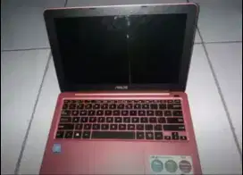 Asus E202s kondisi mulus murah