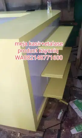 Meja kasir etalase lapis hpl