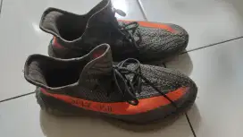 Adidas Yeezy abu abu orange size 44