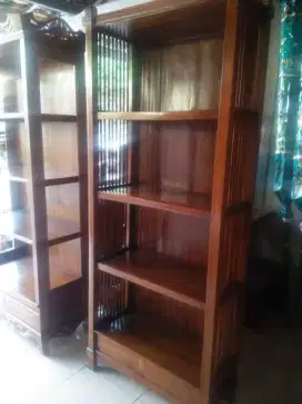 Rak buku minimalis Jati