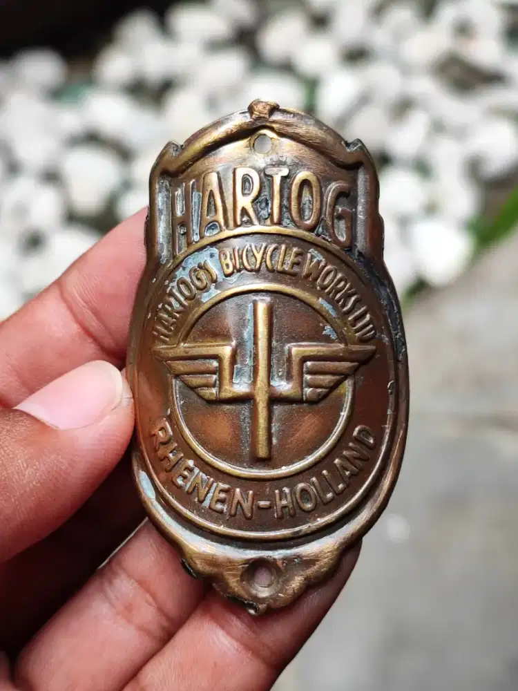 Emblem Logo Kuningan Asli Copotan Sepeda Onthel Hartog Holland