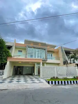 DIJUAL RUMAH 2 LANTAI KERTAJAYA INDAH DENGAN POOL