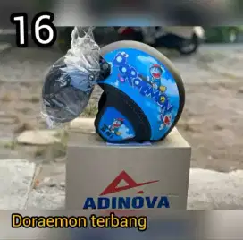 Helm bogo Doraemon Paris dan Kitty ada 4 helm yg biasa