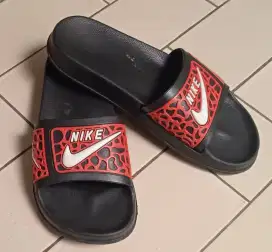 Sandal Selop Wanita Pria Nike 39 Hitam Merah