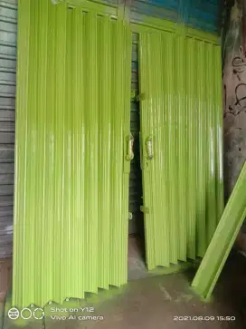 Roling door folding gate