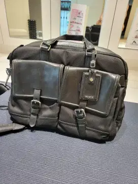 Tas laptop tumi asli leather depan kantong. Langka