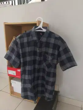 KEMEJA FLANEL FLANNEL LENGAN PENDEK KONDISI SECOND LIKE NEW( SIZE L )