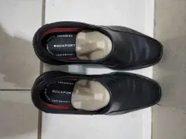 Sepatu merek Rockport ukuran Us 10