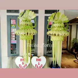 Janur kuning untuk pernikaha dan khitanan
