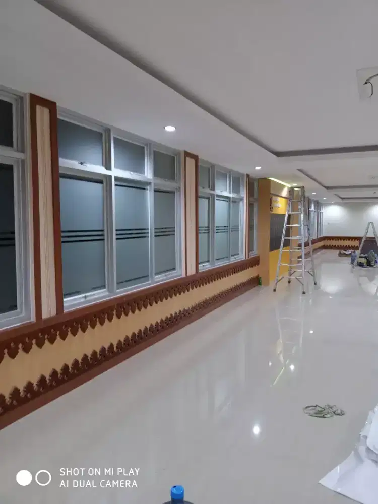 Spesialist kaca sanblast, kaca film dan sticker