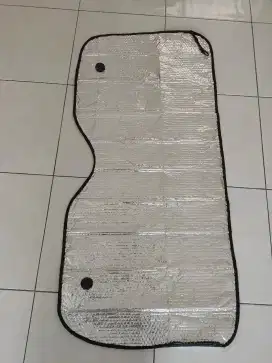 penutup kaca mobil