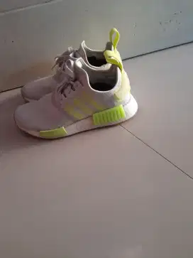 Sepatu Adidas NMD