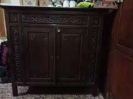 Lemari jati tua Antik