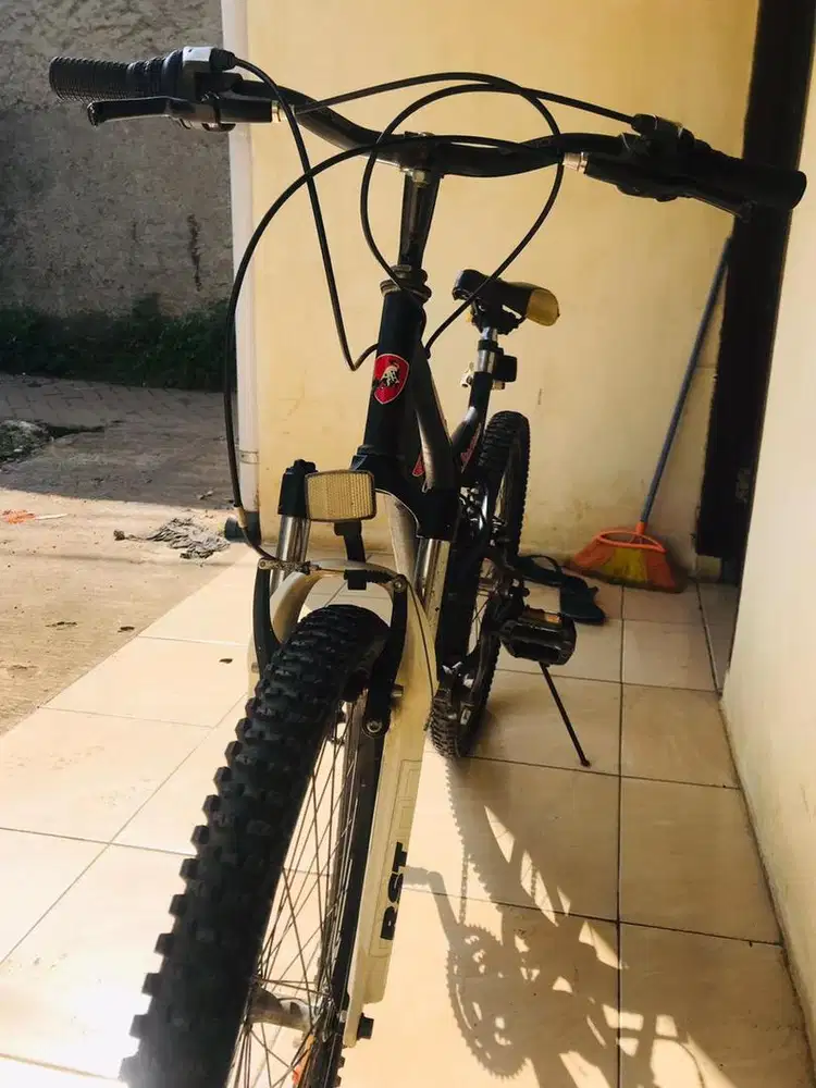 Sepeda lamborghini tonino