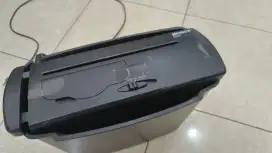 Paper shreder / penghancur kertas krisbow S302 kondisi mati