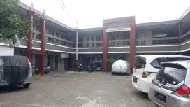 Rumah Bagus Petakan masuk mobil parkir luas di sewakan Murah jak sel
