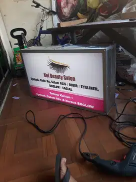 Spesialis neon box
