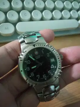 JAM TANGAN SWISS ARMY ( SWISS MADE)