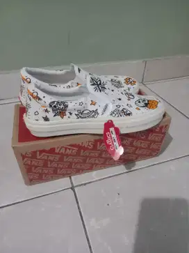 Sepatu vans slip on