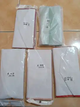 Dompet panjang.