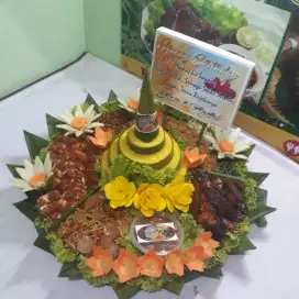 Nasi tumpeng nasi liwet