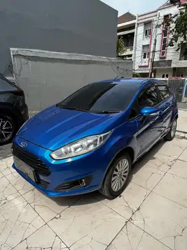 Ford fiesta trend 1500cc 2015