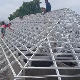 Rangka atap baja ringan