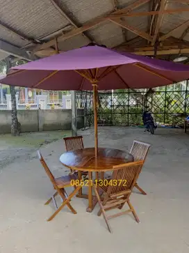 Set meja kursi payung cafe outdoor