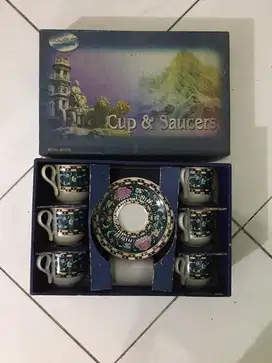 CUP & SAUCERS SET
