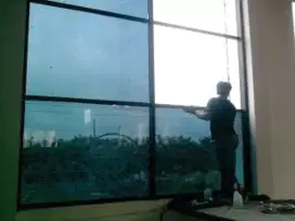 Spesialist Pemasangan Stiker Kaca/Kaca Film Rumah/Gedung