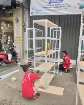 Rak besi siku bahan tebal