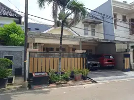 Rumah Nyaman Keren Tabahnta 160 M² di Komplek Taman Duren Sawit