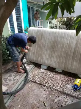 Jasa cuci laundry panggilan sofa sofabed kasur springbed matras kursi
