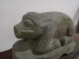 Patung batu celeng