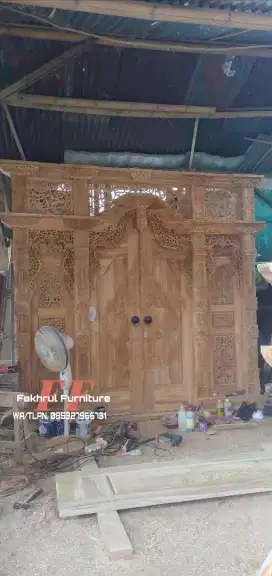 Pintu gebyok ukir