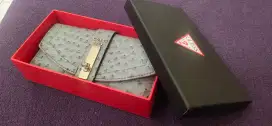 dompet guess original