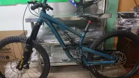 MTB Mountain Bike Scott Voltage FR 720 downhill sepeda gunung 2018