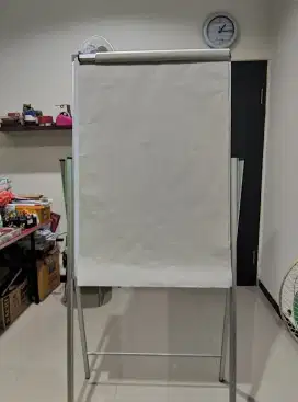 Standing papan tulis+kertas Ukuran 28X40